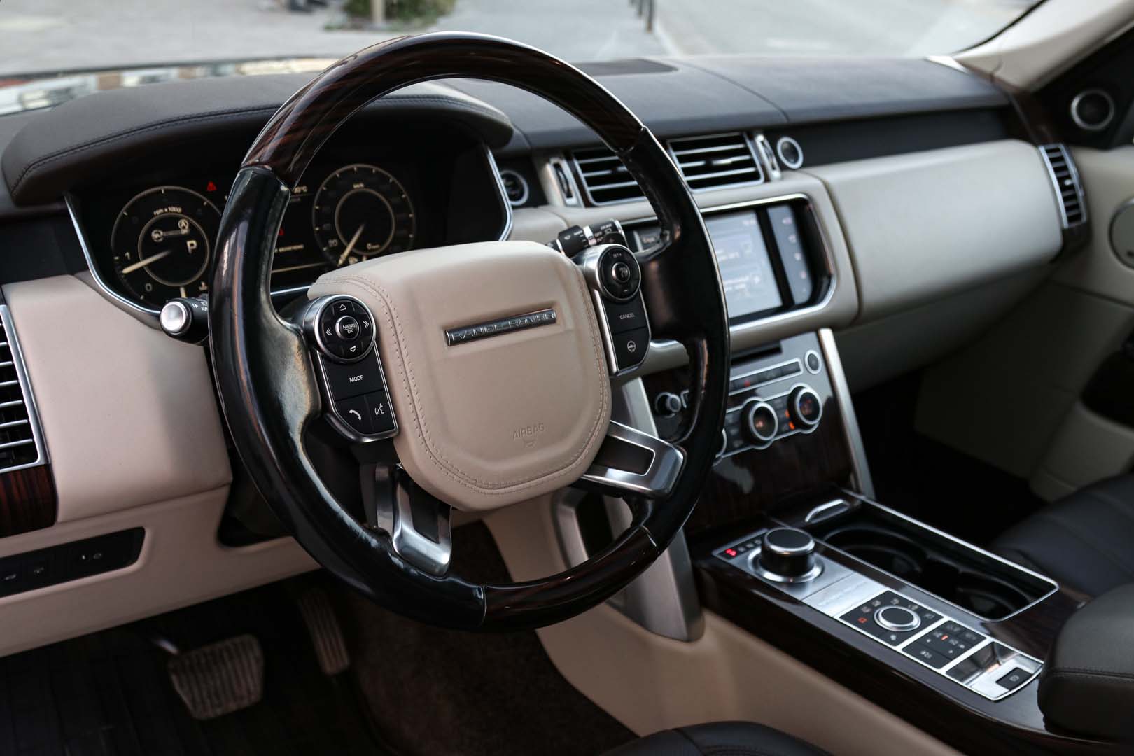 Land Rover Range Rover Vogue — фото 15
