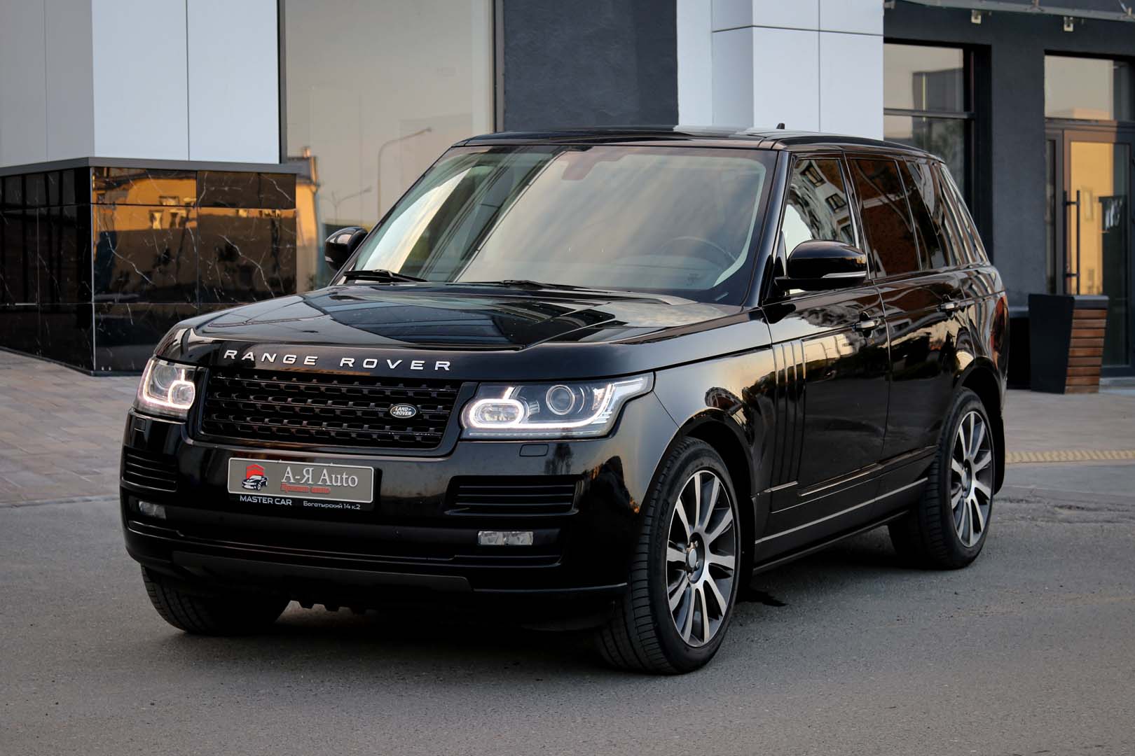 Land Rover Range Rover Vogue — фото 13