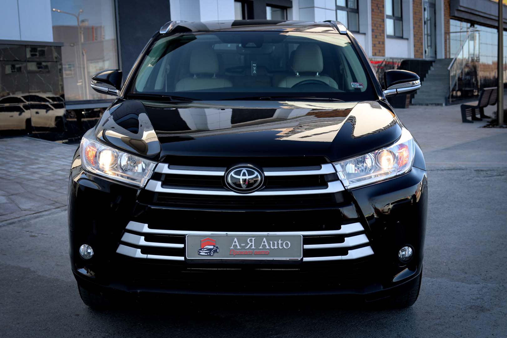 Toyota Highlander — фото 12