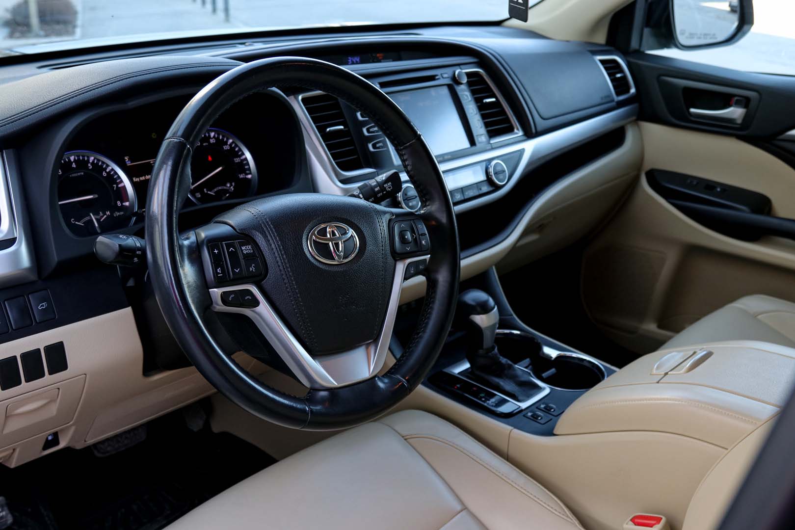 Toyota Highlander — аренда в Тюмени, фото 1