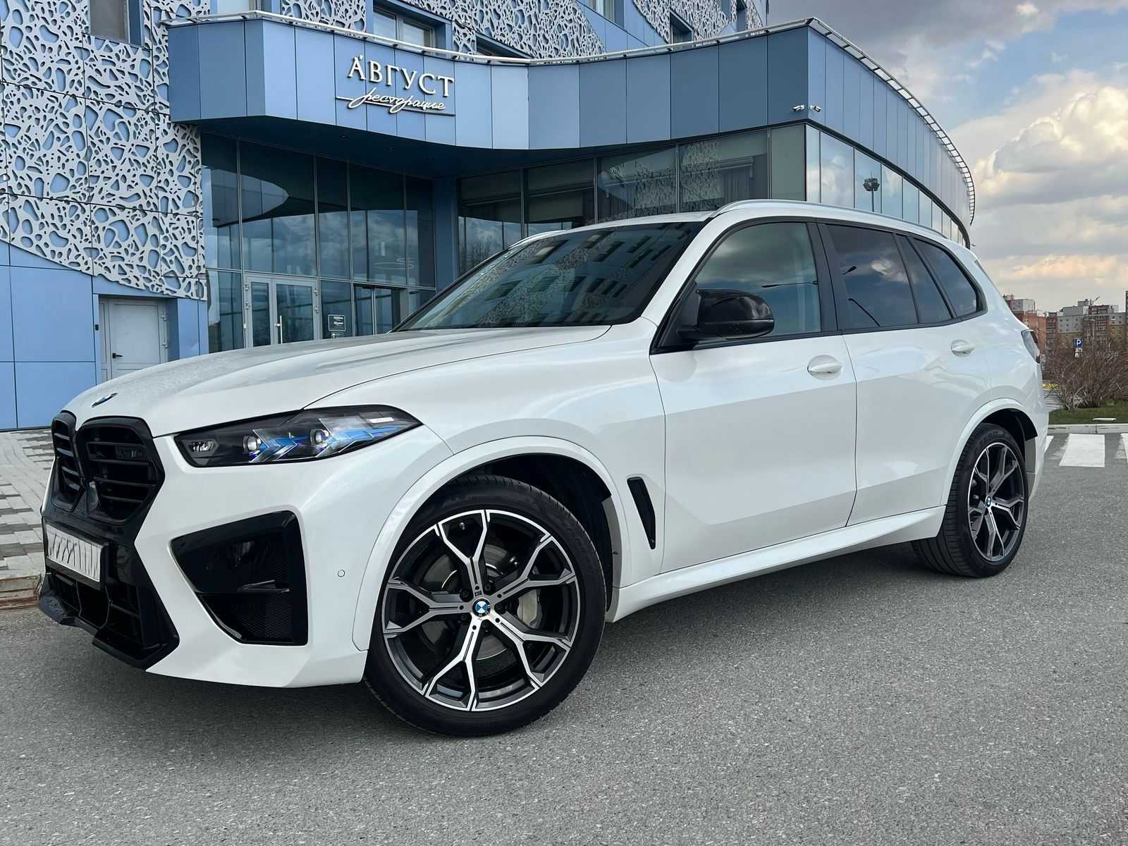 BMW X5 — аренда в Тюмени