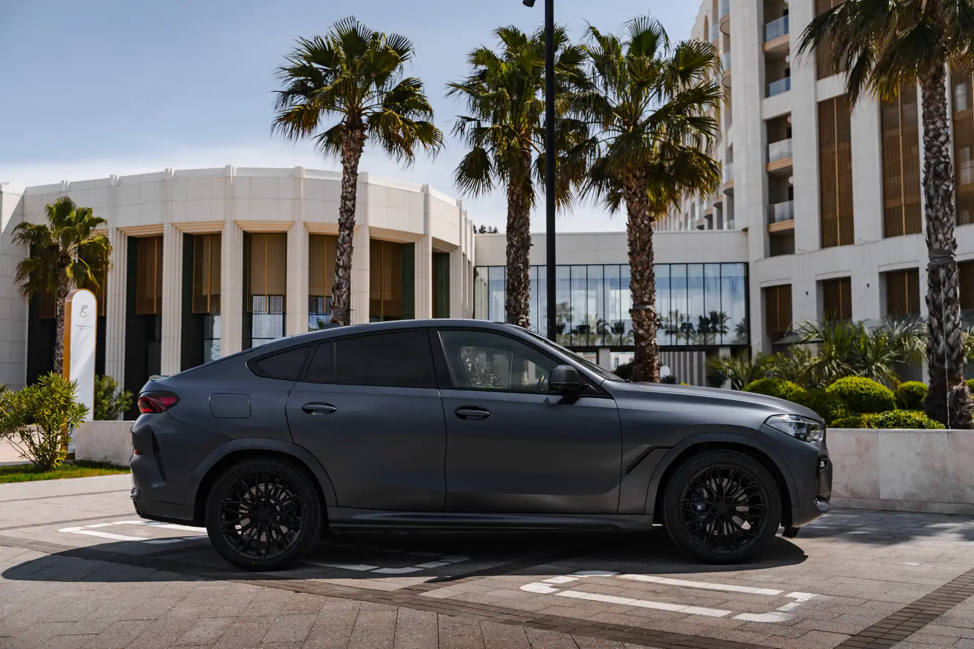BMW X6 d — фото 10