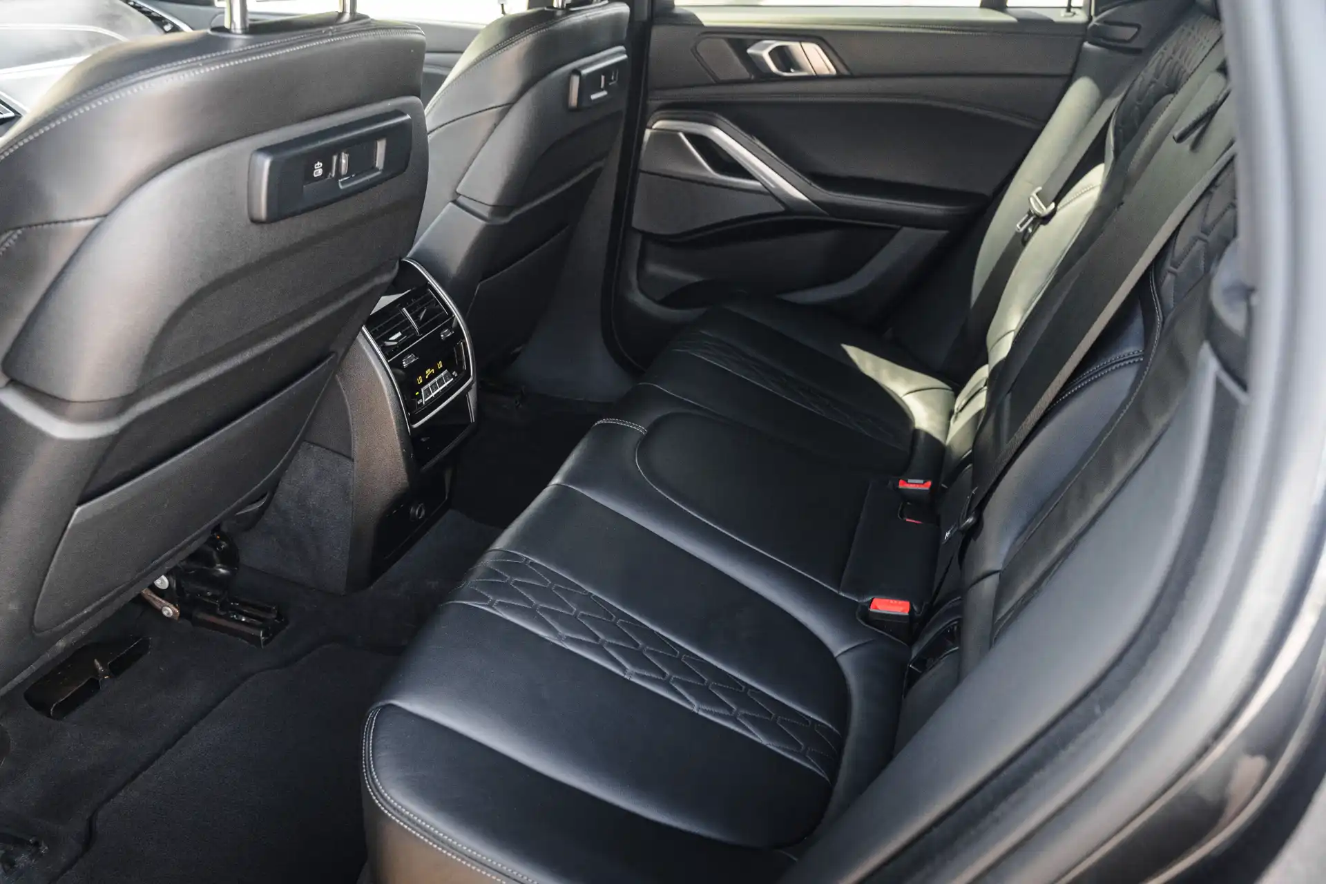 BMW X6 d — фото 14